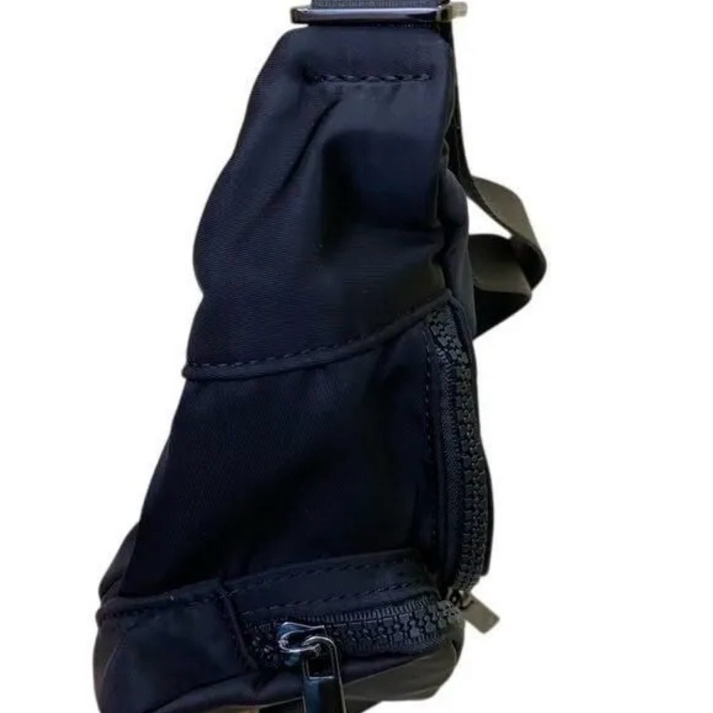ALO Yoga Midnight Black Belt Bag - Picture 5 of 5